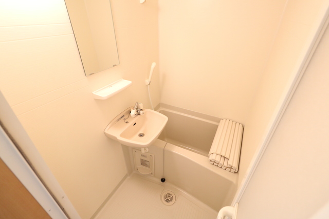 バス・シャワールーム　※別室参考写真