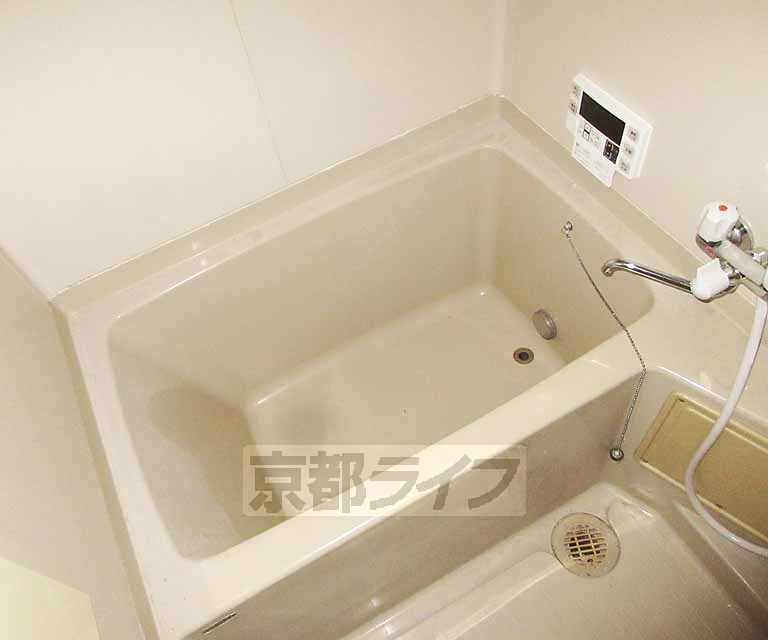 バス・シャワールーム　快適に入浴できるお風呂です！