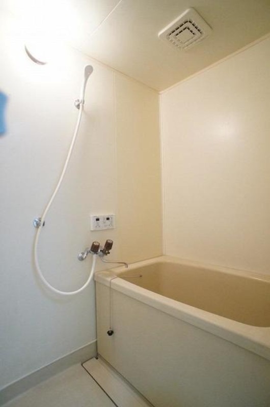 バス・シャワールーム　図面と現状に相違がある場合には現状を優先