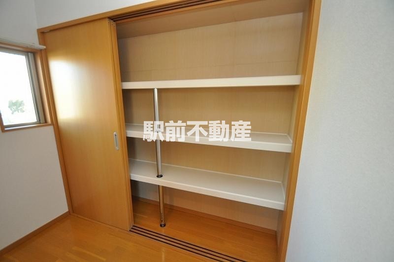 収納　写真は別部屋