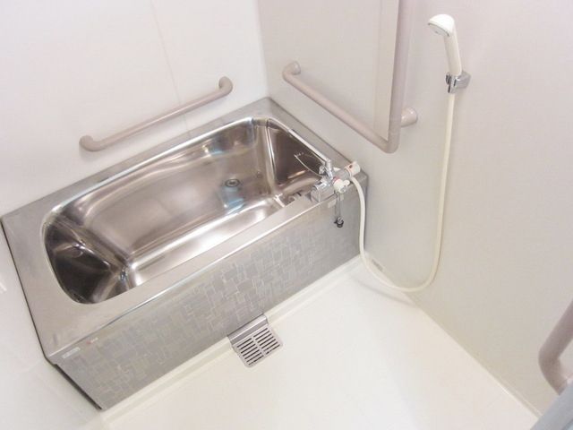 バス・シャワールーム　☆追い焚きも出来ます☆