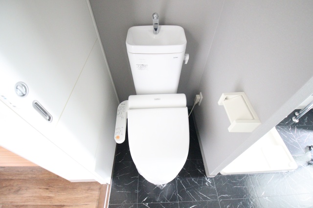 トイレ　※別室の参考写真の為、現況優先です。