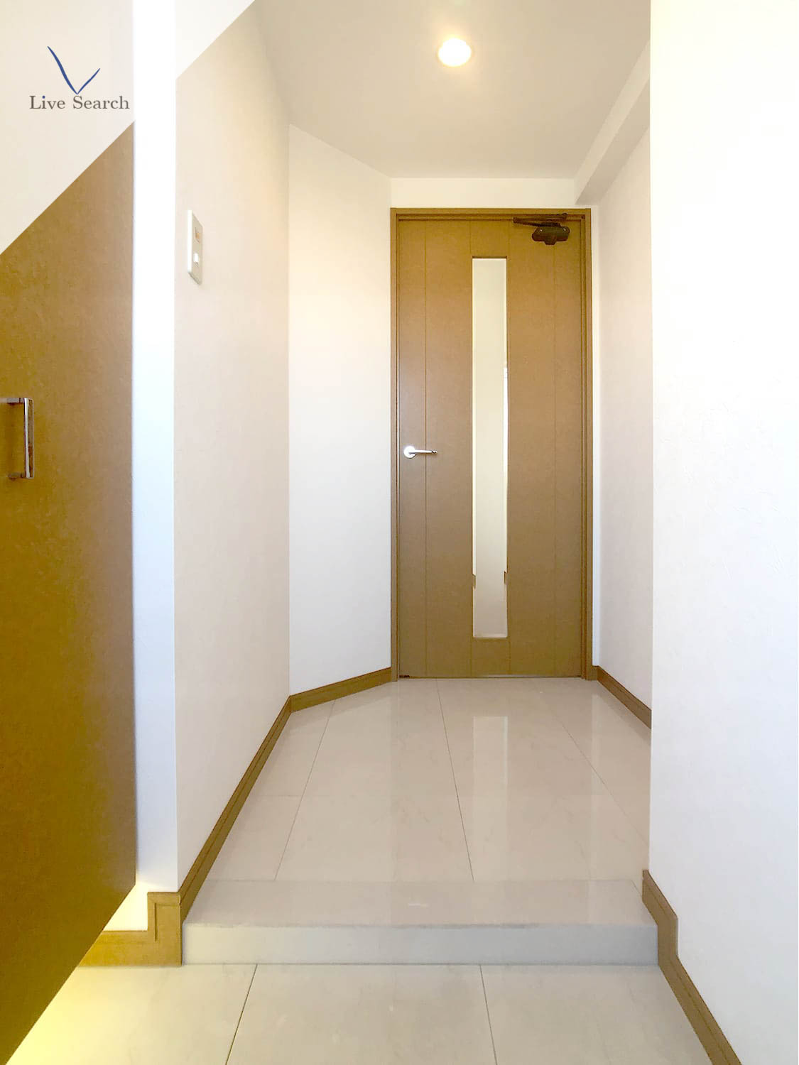 玄関　同物件別室写真