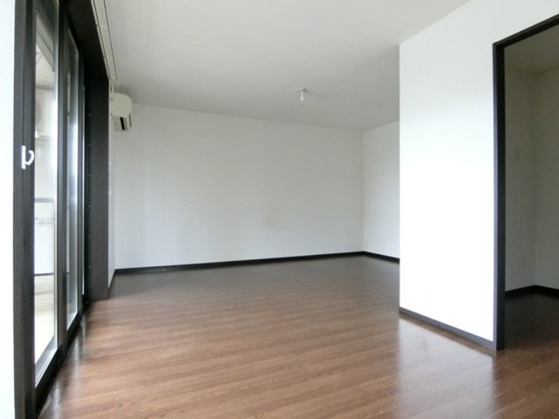 居室・リビング　図面と現状に相違がある場合には現状を優先