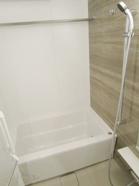 バス・シャワールーム　※別部屋参考写真