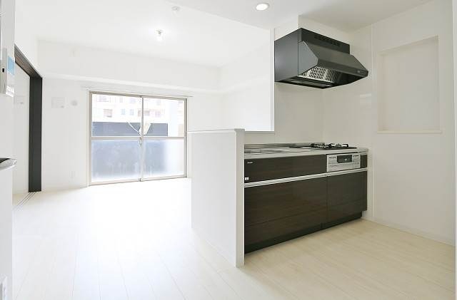 居室・リビング　広々リビングでゆったりくつろげますね