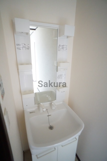 洗面設備　身支度に欠かせない独立洗面台♪