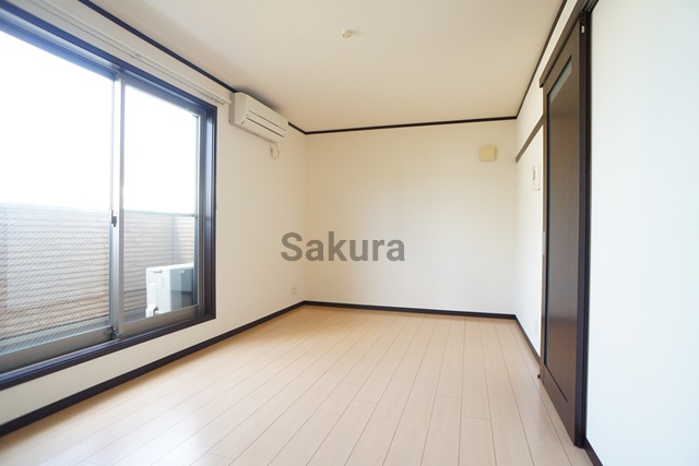 居室・リビング　使いやすい形の為、レイアウトを楽しめます♪