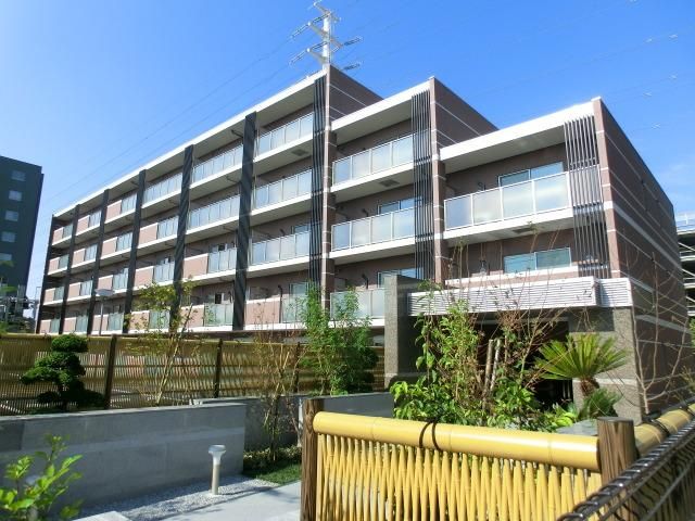 建物外観　駅徒歩４分！