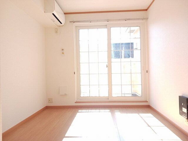 居室・リビング　こちらのリビングで趣味の時間をお楽しみください