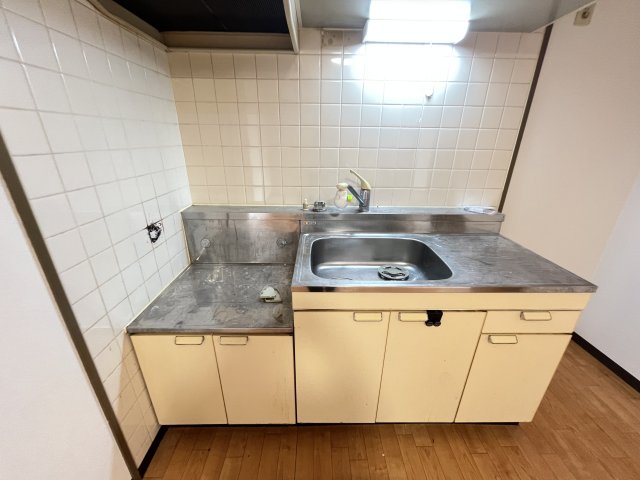 キッチン　同物件別部屋イメージ写真