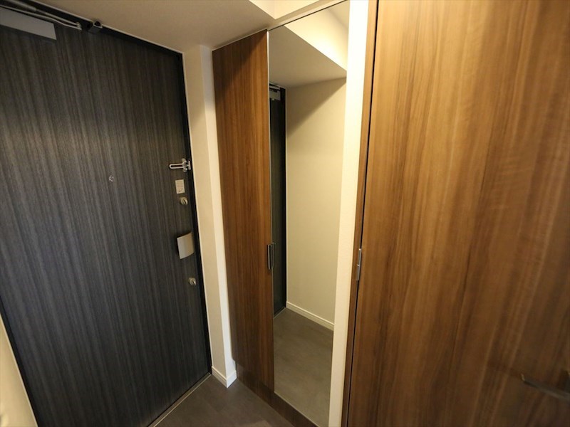 玄関　玄関　シューズボックス付（収納充実してます）