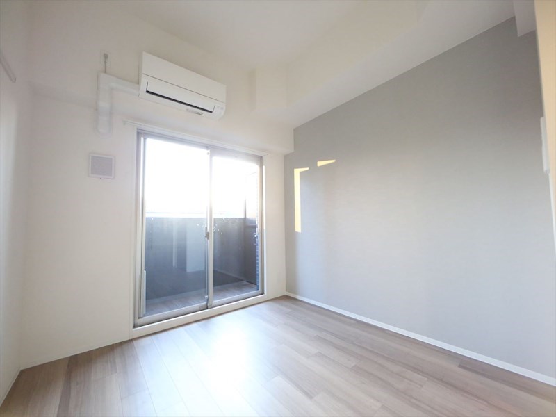 バルコニー　洋室6帖　エアコン完備　バルコニー