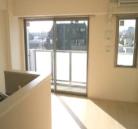 居室・リビング　☆明るい居間☆