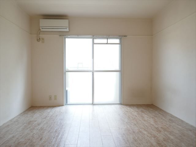 居室・リビング　写真は全て２００号のものです。