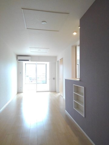 居室・リビング　こちらの居間で趣味の時間をお楽しみください