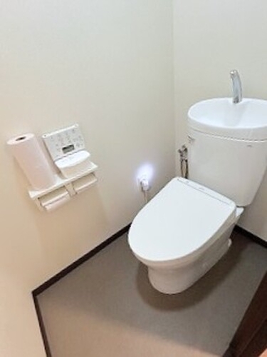 トイレ　洗浄暖房便座