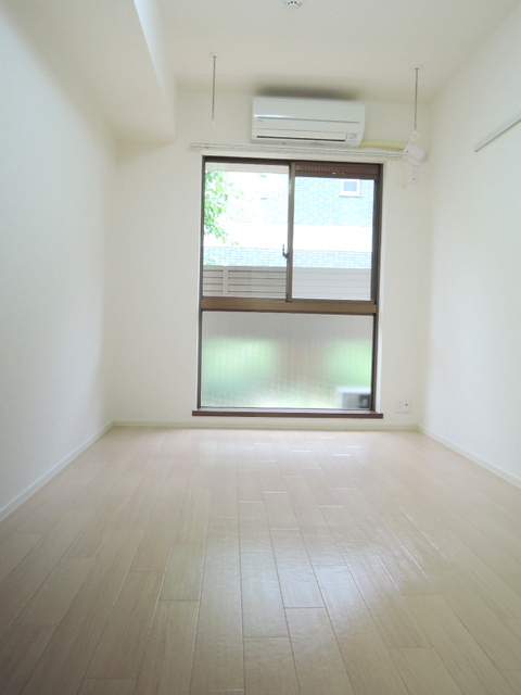 居室・リビング　★明るいフローリング調のお部屋です★