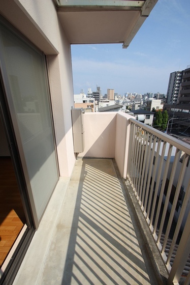 バルコニー　※別号室の写真です。