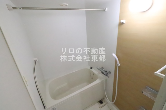 バス・シャワールーム　足が伸ばせる広々バスタブでリラックス♪