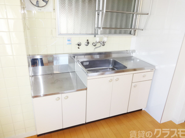 キッチン　キッチンには窓もあって使いやすいですよ☆