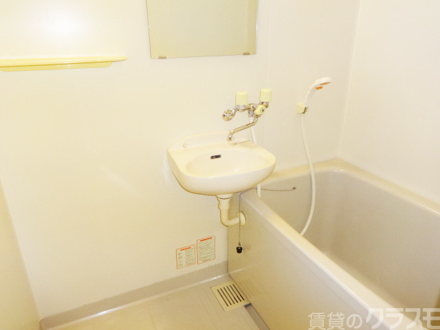 バス・シャワールーム　お風呂もゆっくり入れそうですね☆