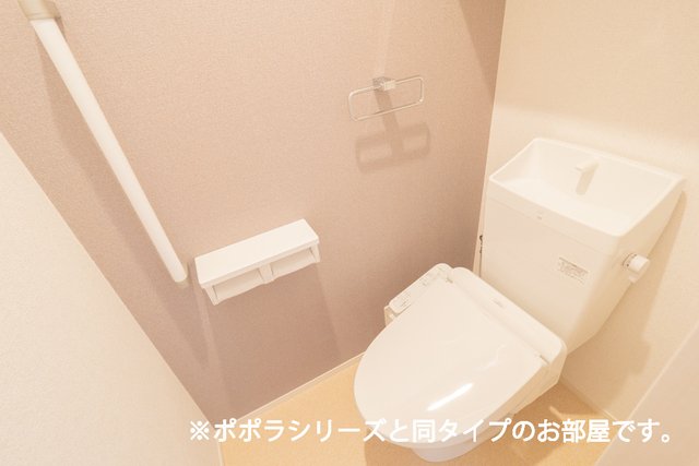 トイレ　トイレもきれいです