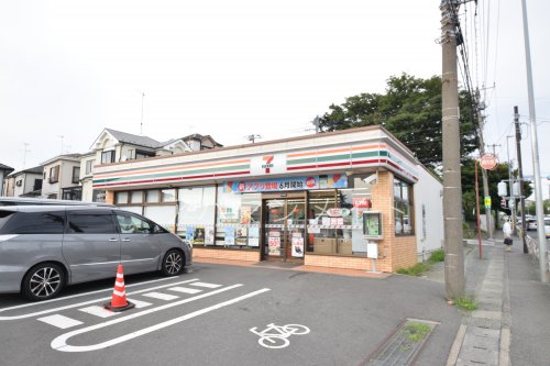 コンビニ　セブンイレブン横浜原宿３丁目店（コンビニ）まで565m