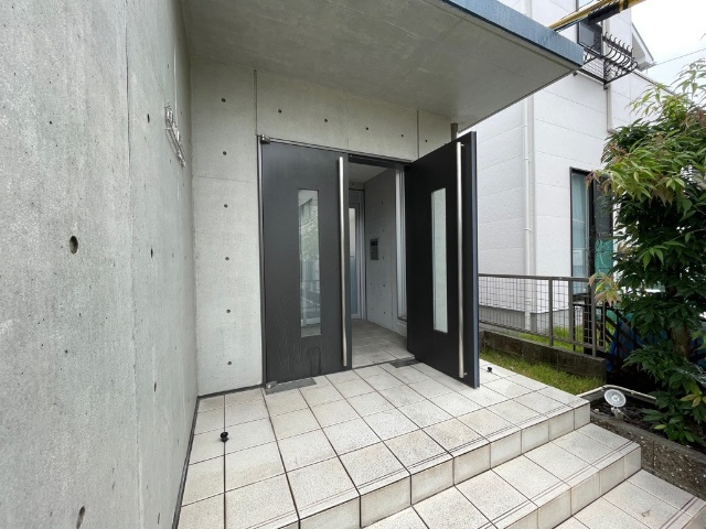 エントランス　別部屋の写真です。