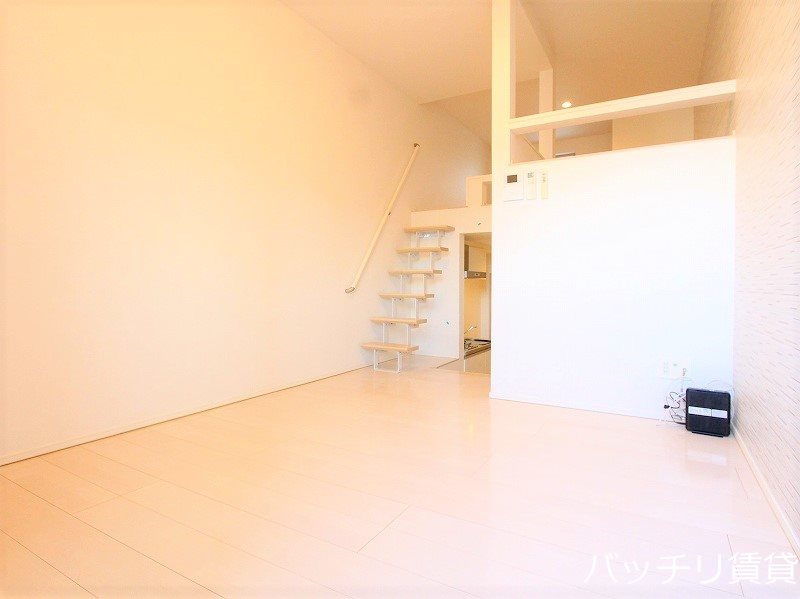 居室・リビング　同室タイプ掲載のため、現況を優先します。