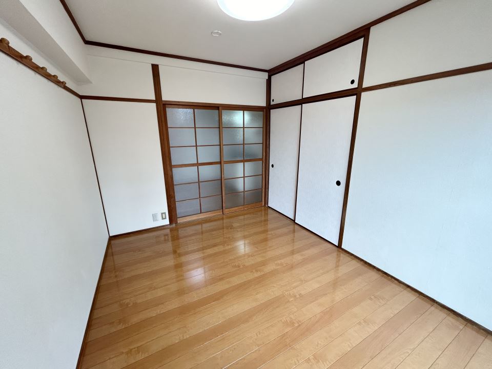 その他　フローリングに張替えました♪！