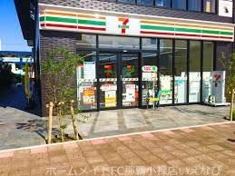 コンビニ　セブンイレブン那覇小禄駅前店（コンビニ）まで2m