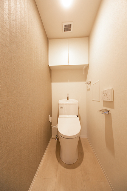トイレ　※写真は同タイプ住戸です。