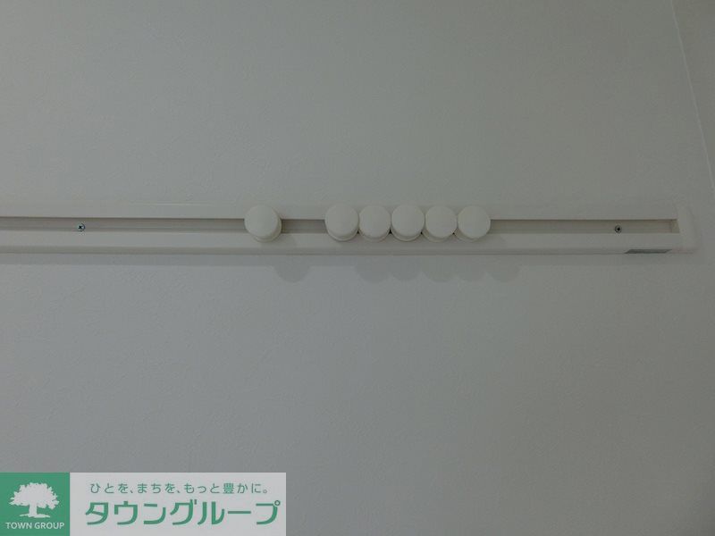 その他　壁掛けハンガーレール有！