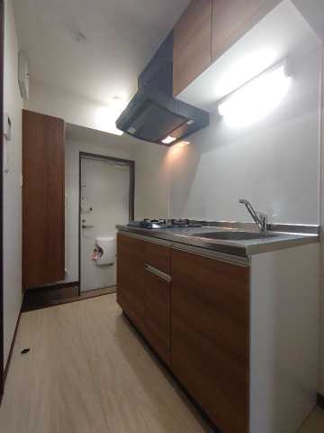 キッチン　別部屋参考写真となります
