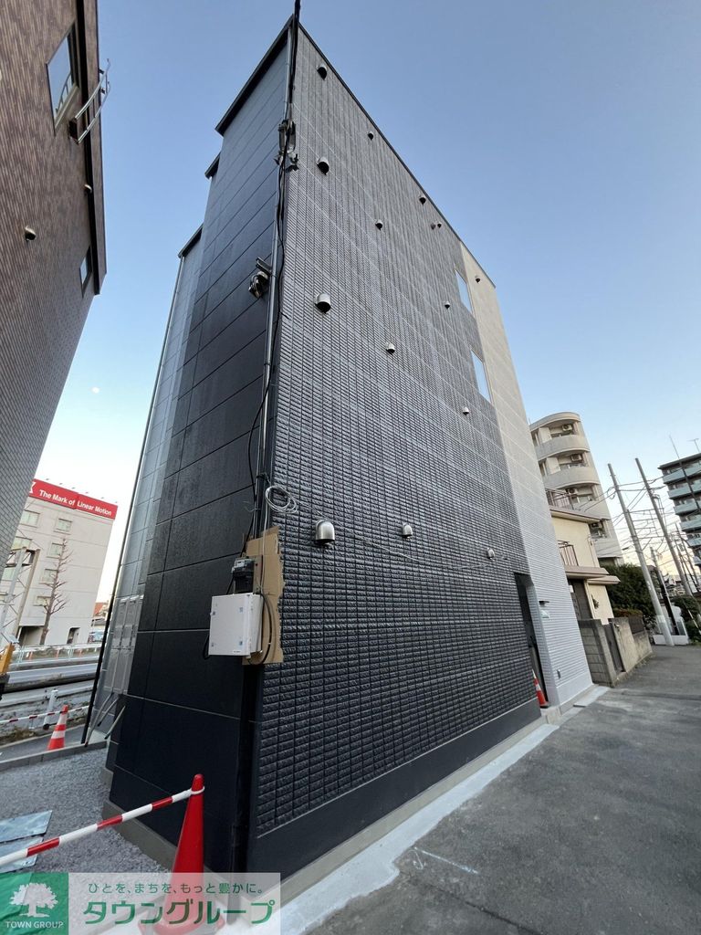 建物外観　駐車場