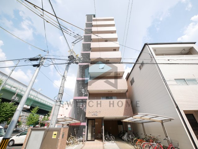 建物外観　1Fはコンニビです