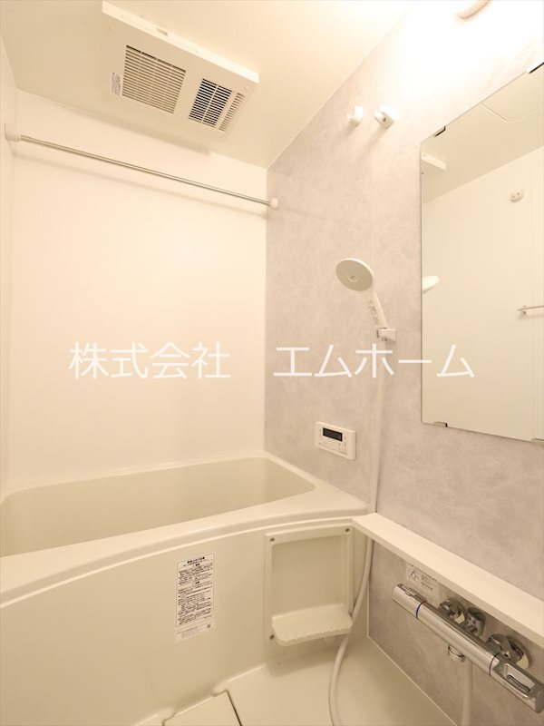 バス・シャワールーム　浴室暖房乾燥機付　追い焚き・オートバス機能付お風呂