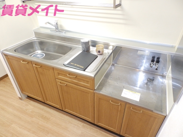キッチン　同物件別室写真