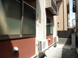 建物外観　開口部外側の様子です