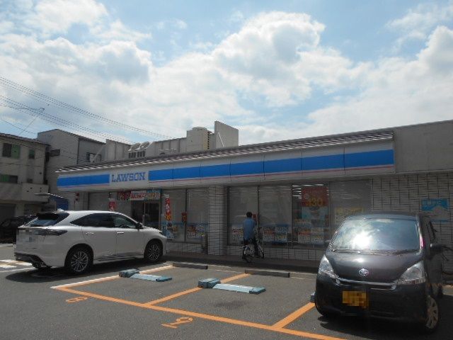 コンビニ　ローソン西院春日通店（コンビニ）まで498m