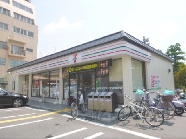 コンビニ　セブンイレブン一乗寺北大丸町店（コンビニ）まで400m
