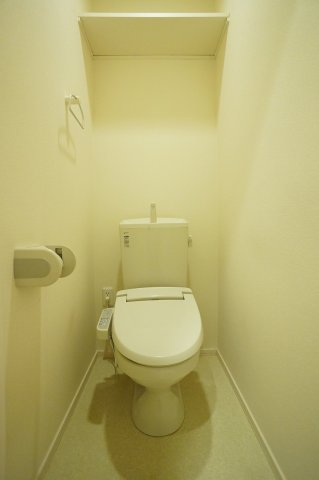 トイレ　暖房洗浄便座付きトイレです（写真は他室です）