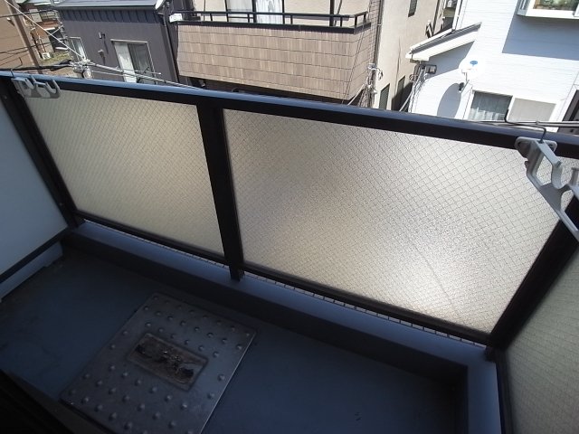 バルコニー　バルコニーからの眺めを楽しみながら食事をしませんか