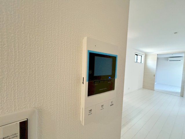 セキュリティ　TVモニターホンで来客が誰か確認してから開けて下さいね
