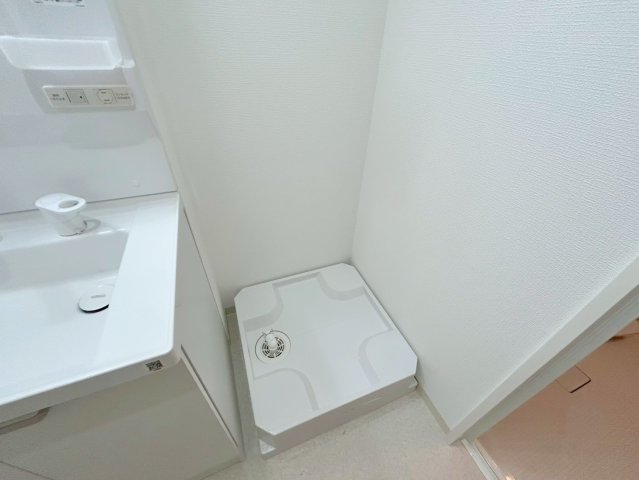 その他設備　嬉しい室内洗濯機置場。これで洗濯機も長持ちしますね。