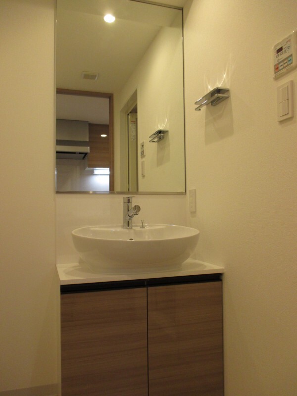 洗面設備　※別部屋の参考写真です。
