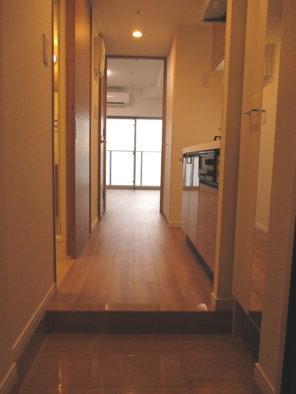 玄関　※別部屋の参考写真です。