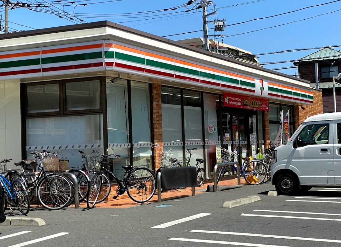 コンビニ　セブンイレブン 川崎下小田中店（コンビニ）まで402m