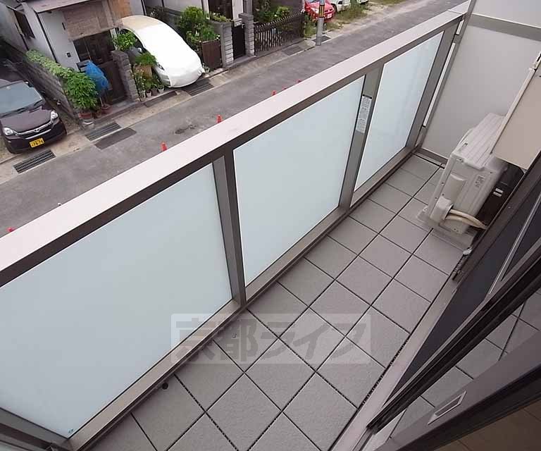 バルコニー　日当たり良好なバルコニー